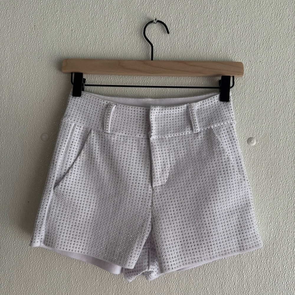 Valia White High Waist Women's Shorts